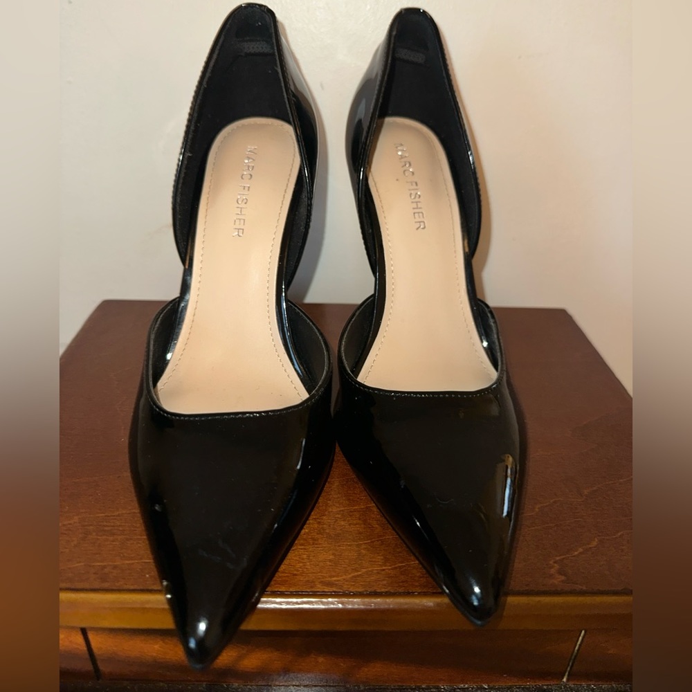 Marc Fisher Black Shiny Heels Size 7